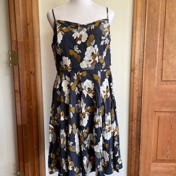 OLD NAVY Woven Cami Grey Floral Defined Waist Spaghetti Strap Dress L - Picture 2 of 16